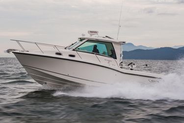 31' Boston Whaler 2014 Yacht For Sale
